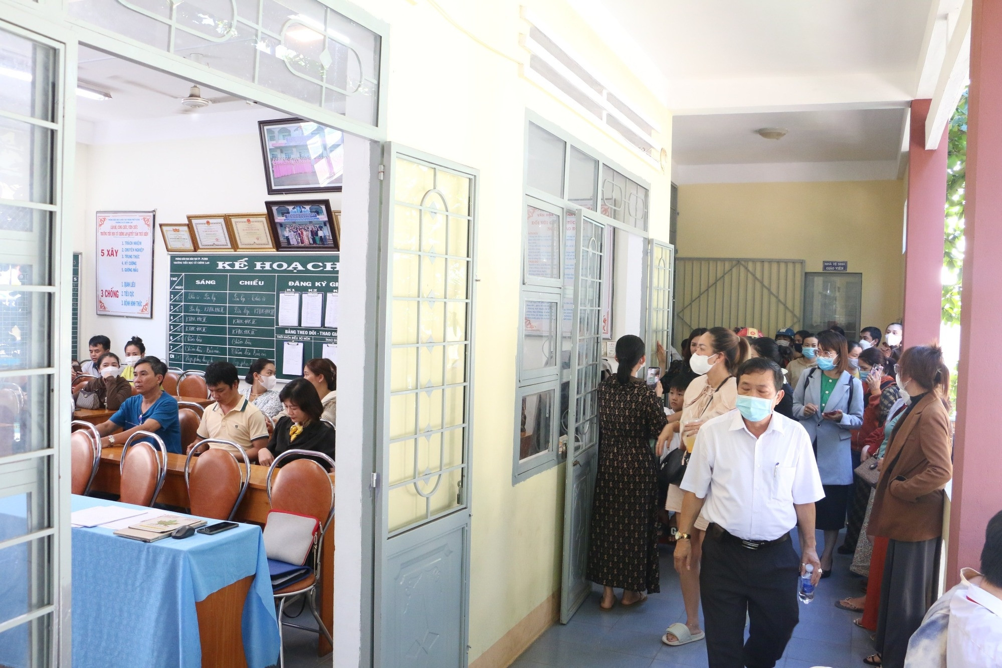 Cô giáo viên Âm nhạc Đánh rớt học sinh môn Âm nhạc, kiểm Điểm cô giáo Đánh rớt học sinh môn Âm nhạc