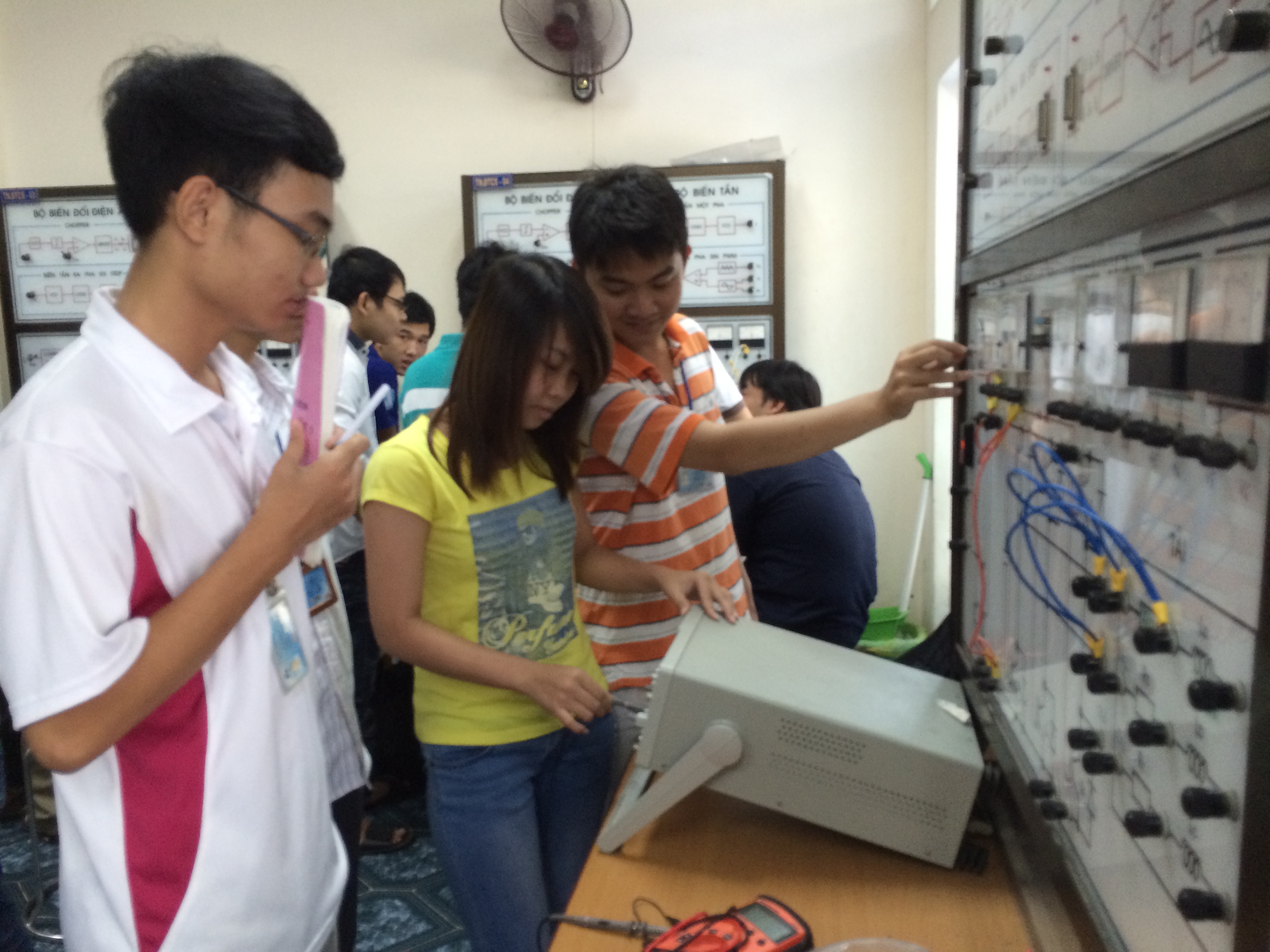 Bảng quy Định giờ học sinh viên việt nam học Ít hay nhiều? sinh viên việt nam học Ít hay nhiều