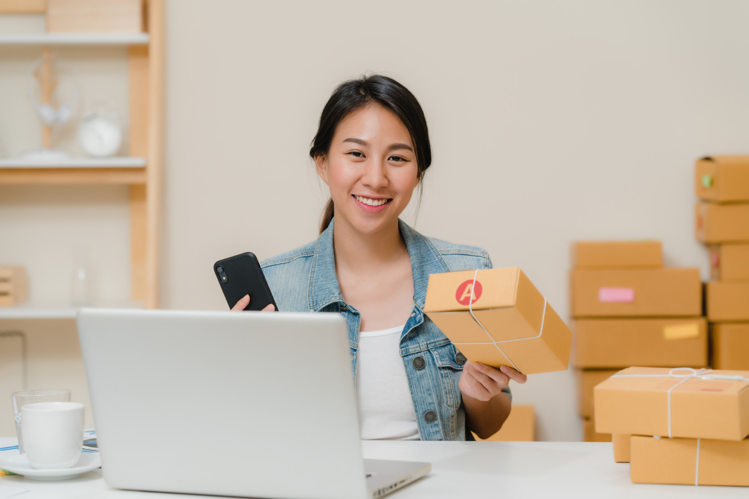 Tư vấn, hỗ trợ việc làm cho sinh viên sau khi tốt nghiệp, tìm việc làm thêm cho sinh viên
