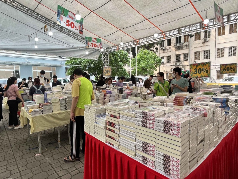 Rộn ràng lễ hội sách học viện thanh thiếu niên, song tre news