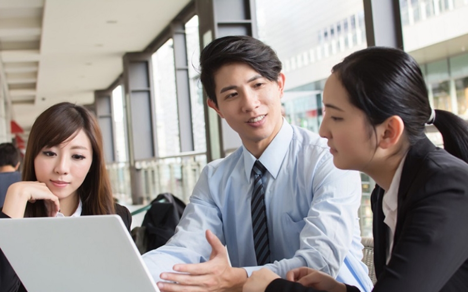 Sinh viên chọn ngành gì lương cao và dễ xin việc 2024? nên học ngành gì