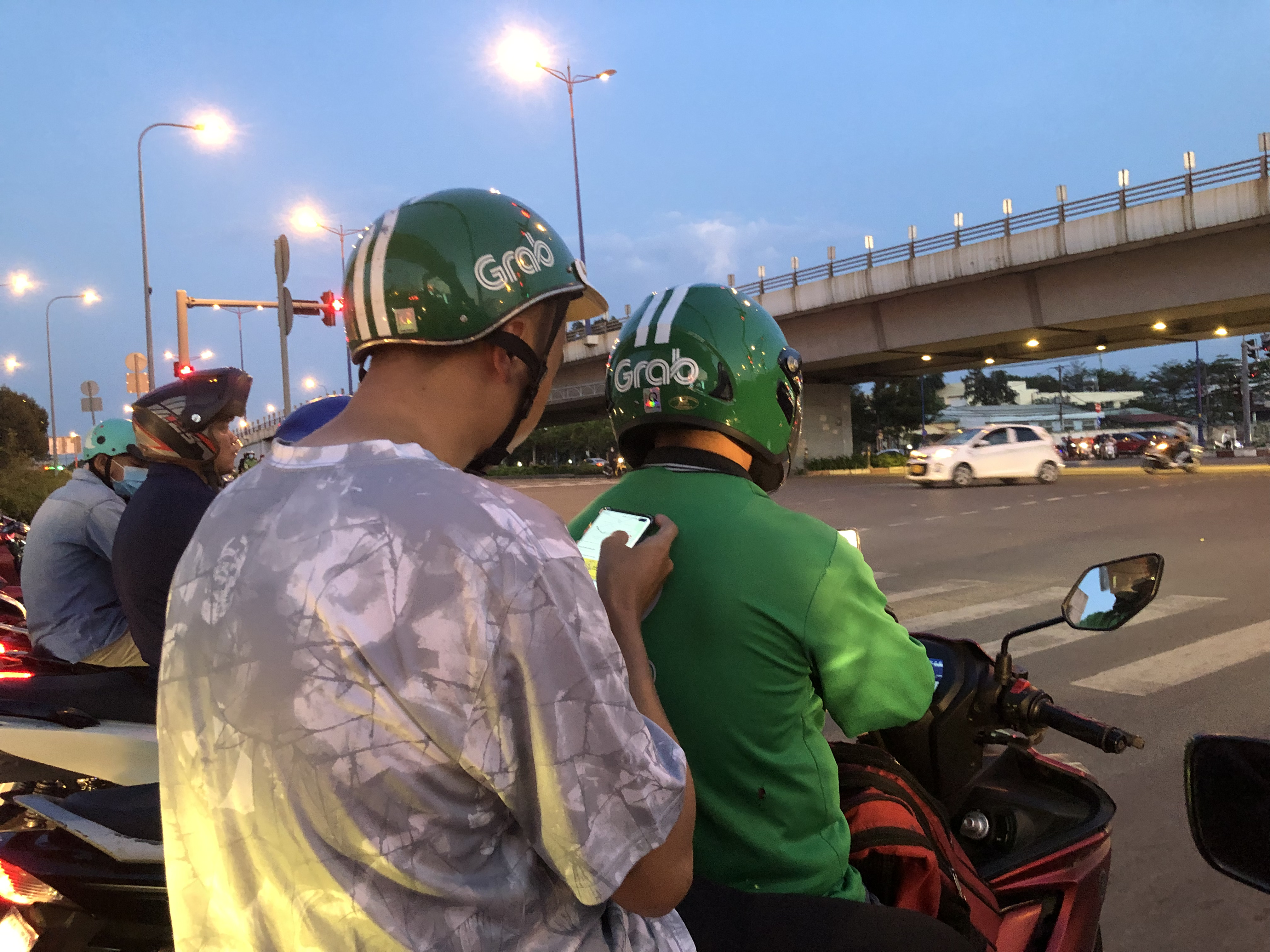 Sinh viên có nên chạy xe ôm công nghệ, nội dung không tìm thấy hoặc không tồn tại