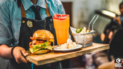 Sinh viên có nên đi làm thêm bằng tiếng anh hay đi làm thêm?