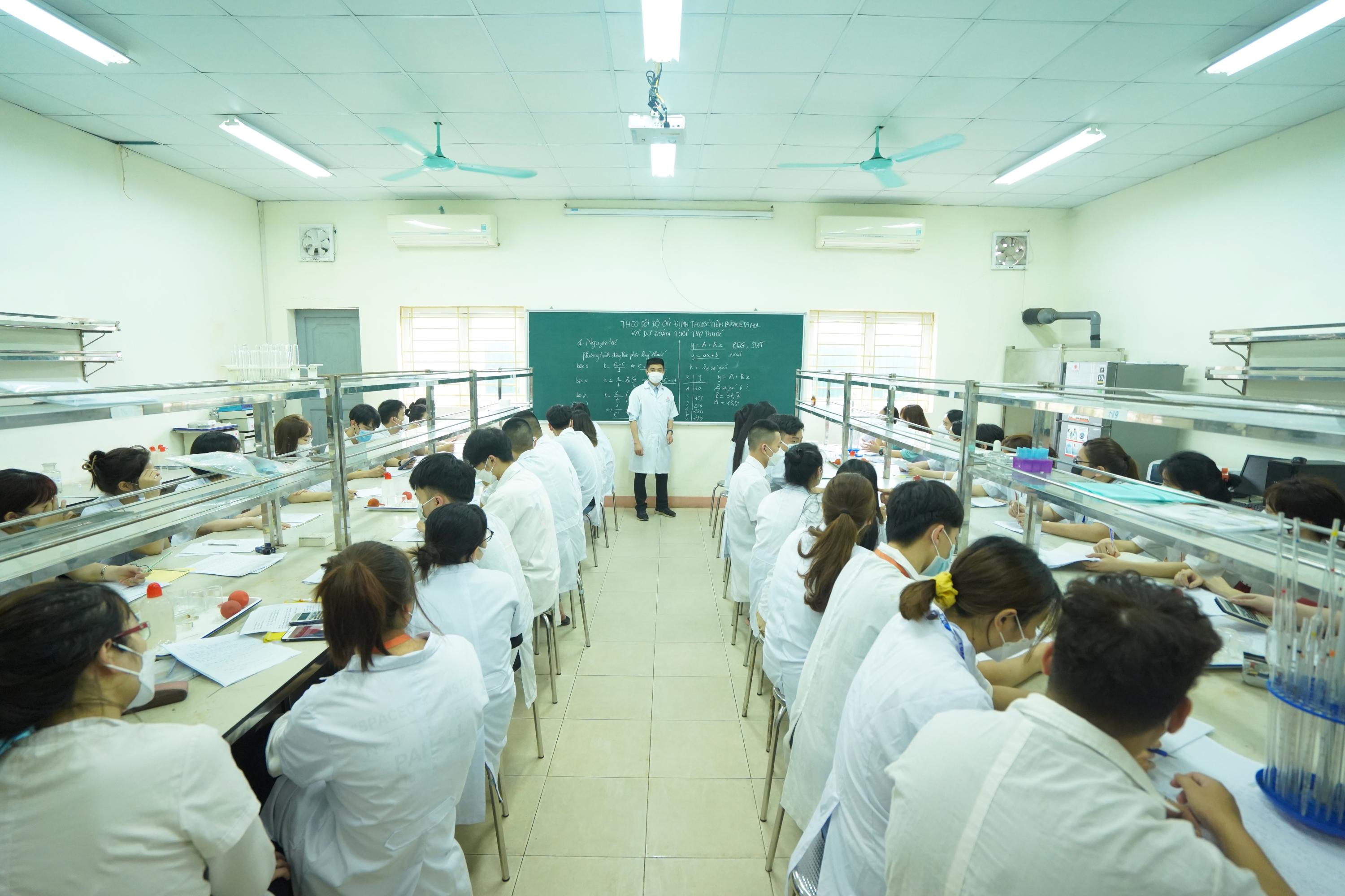 Tips xin việc dành cho sinh viên dược mới ra trường nên làm gì khi ra trường