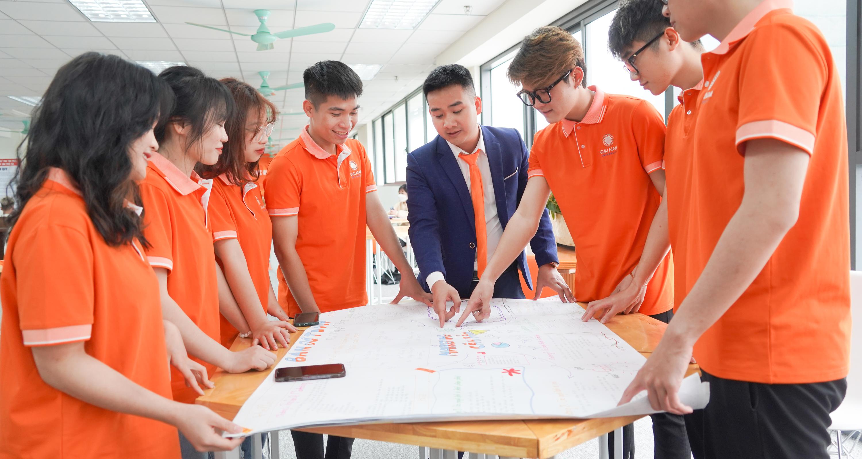 Sinh viên marketing mới ra trường làm gì ? học marketing ra trường làm nghề gì?