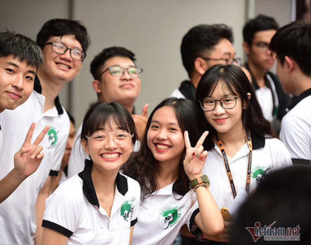 Bức Ảnh nam sinh viên năm 8 năm mới ra trường, lỗi do Đâu? sinh viên bách khoa tốt nghiệp xuất sắc, ielts 8