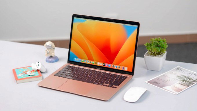 Học sinh viên nên dùng macbook nào, attention required